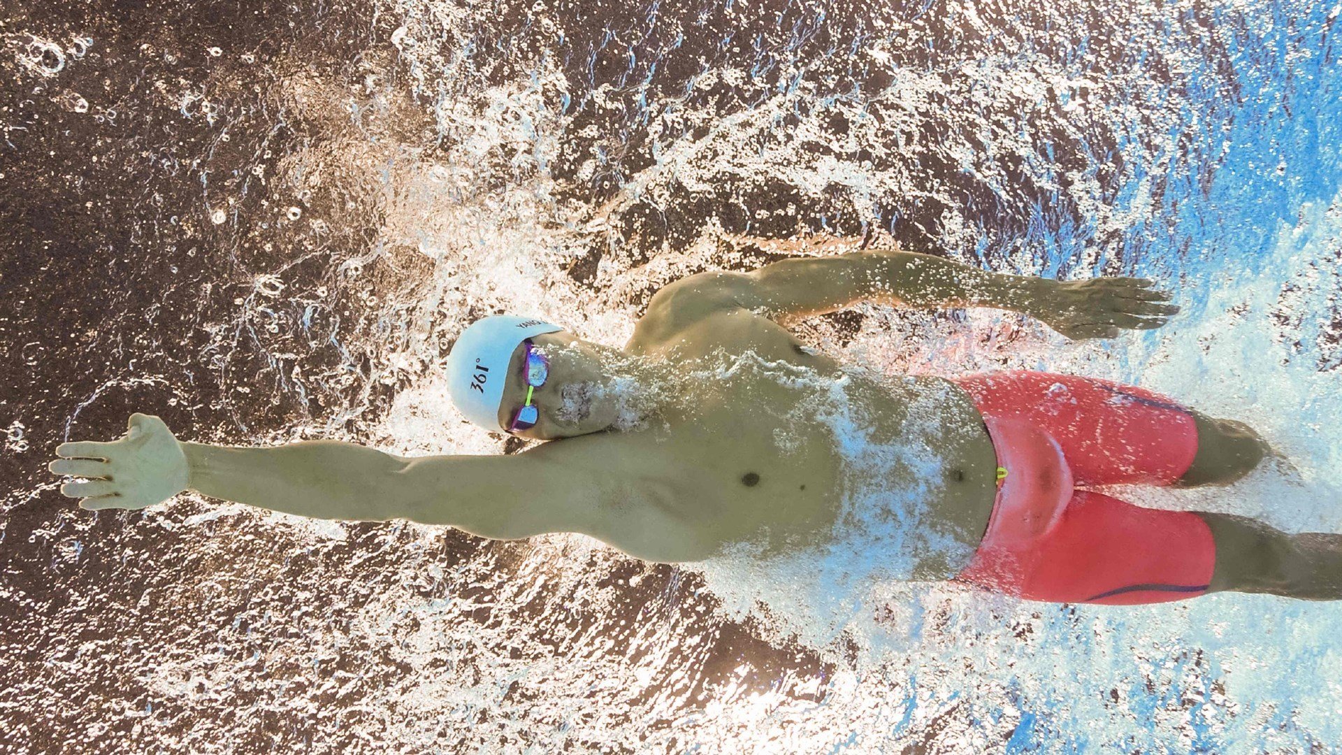 从佛山到洛杉矶，一场跨越想象的篮球叙事—高诗岩领衔广东队碾压湖人的背后